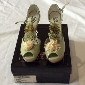 NEW NOT TOO COY LEATHER HEELS